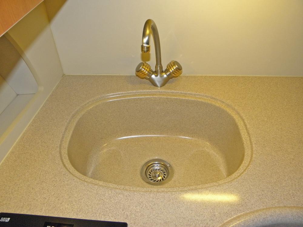 Saloon, Accommodation